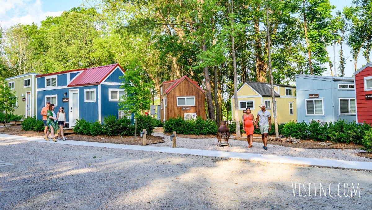 UNTWINE WITH TINY HOMES AND GUEST HOUSES